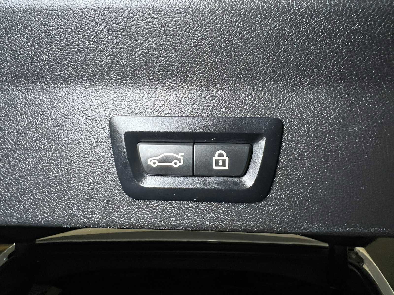 Used 2022 BMW X3 xDrive30i w/ Premium Package 2 image 17