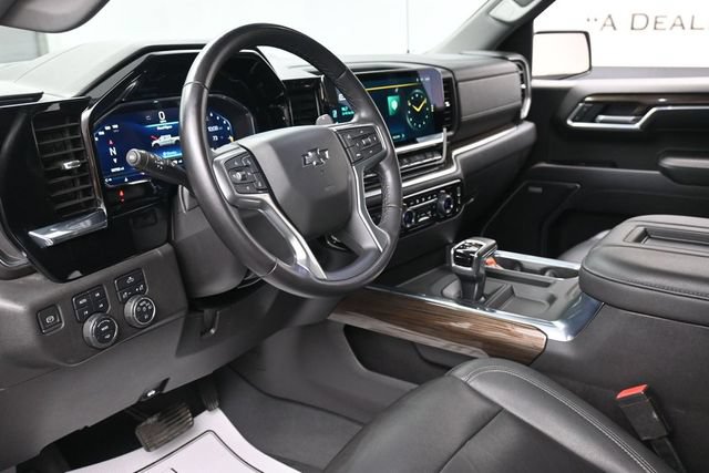 Used 2022 Chevrolet Silverado 1500 LT Trail Boss w/ Convenience Package II AWD/4WD image 14