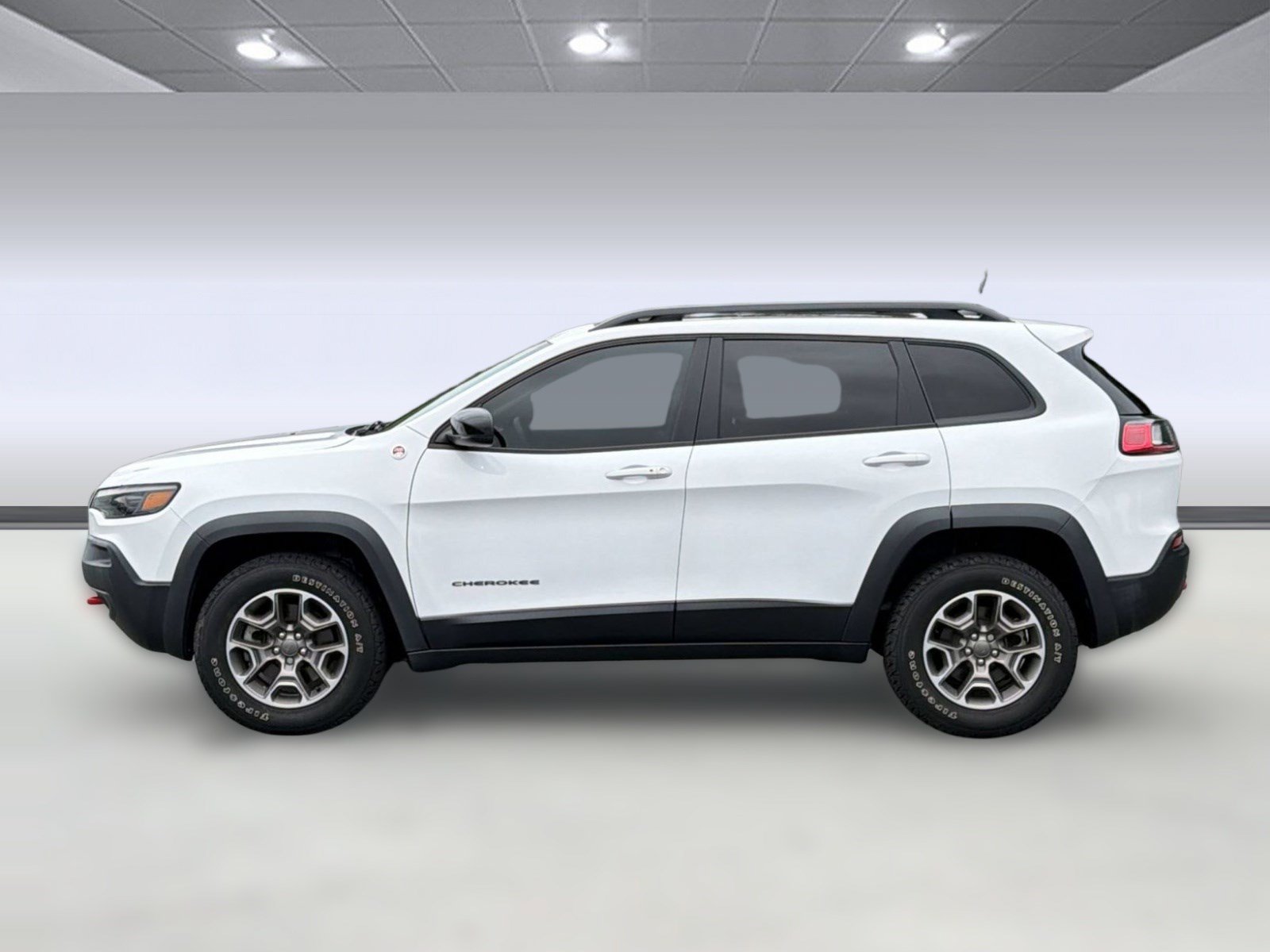 Used 2022 Jeep Cherokee Trailhawk w/ Sun, Sound & Nav Group AWD/4WD image 2