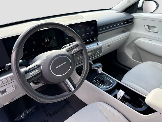 Used 2024 Hyundai Kona SEL image 9