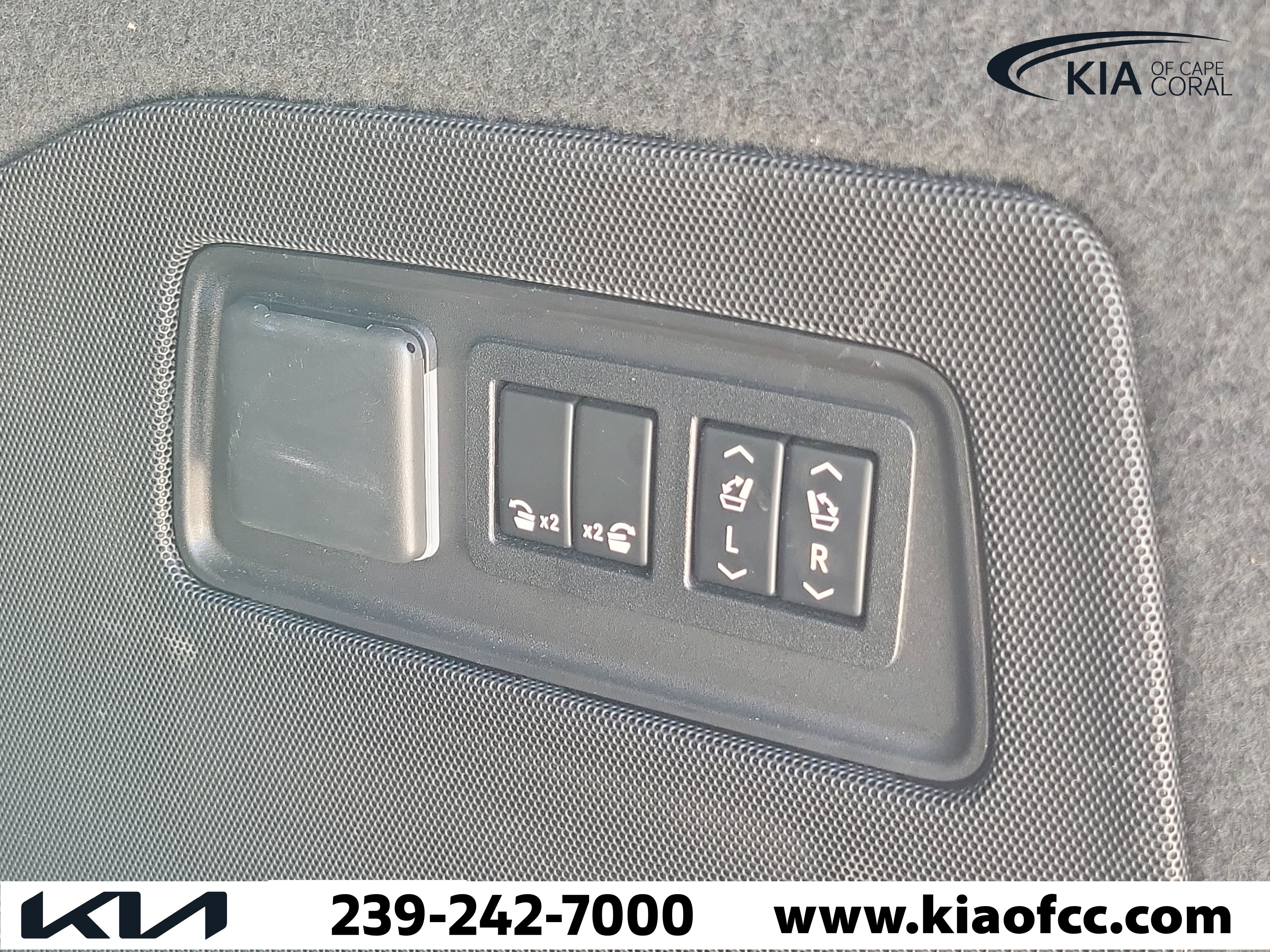 Used 2022 Cadillac Escalade ESV Sport w/ Touring Package RWD image 12