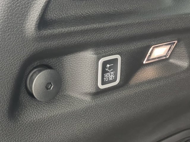 New 2027 Jeep Grand Cherokee L Limited RWD image 15