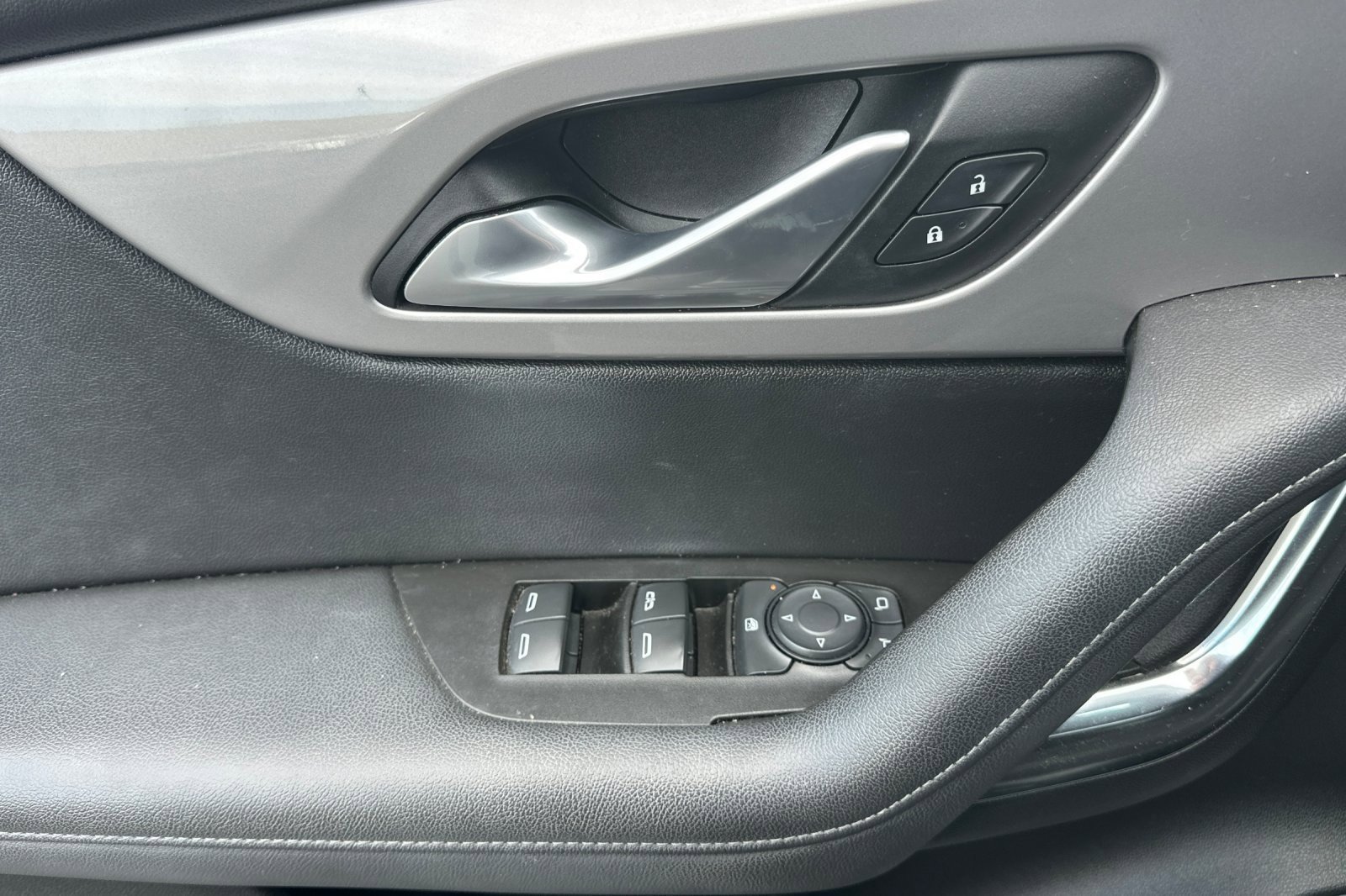 Used 2022 Chevrolet Blazer LT w/ Redline Edition image 12