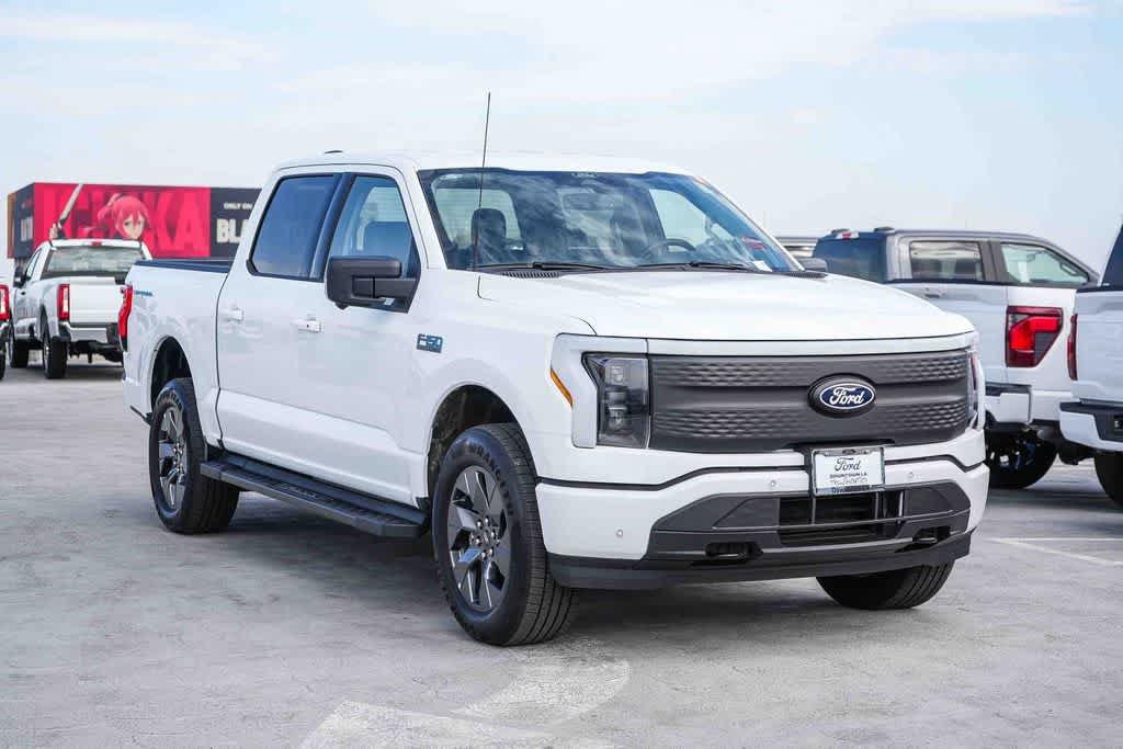 Used 2025 Ford F150 Lightning Flash AWD/4WD image 3
