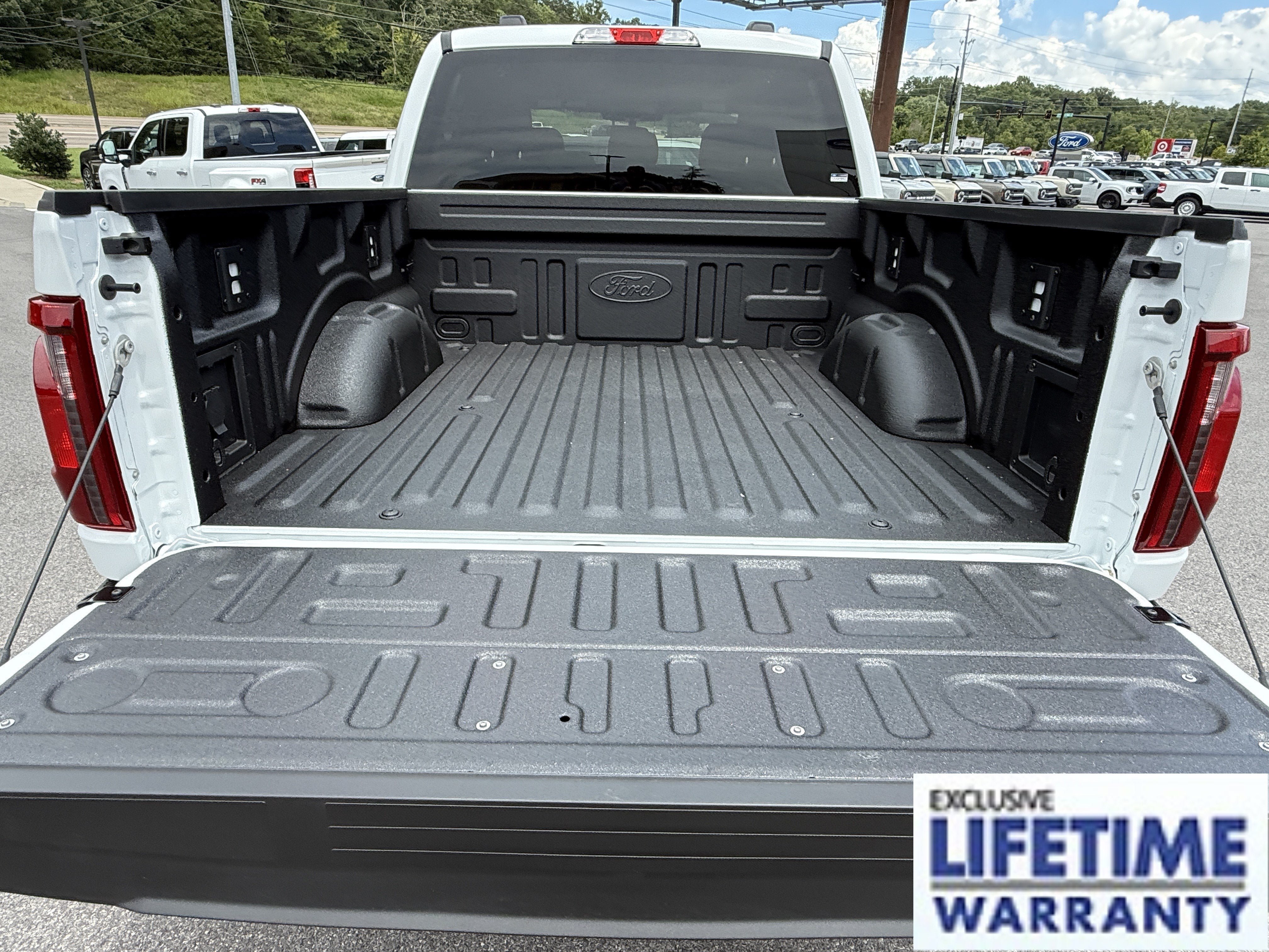New 2026 Ford F150 XLT w/ XLT Black Appearance Package AWD/4WD image 13