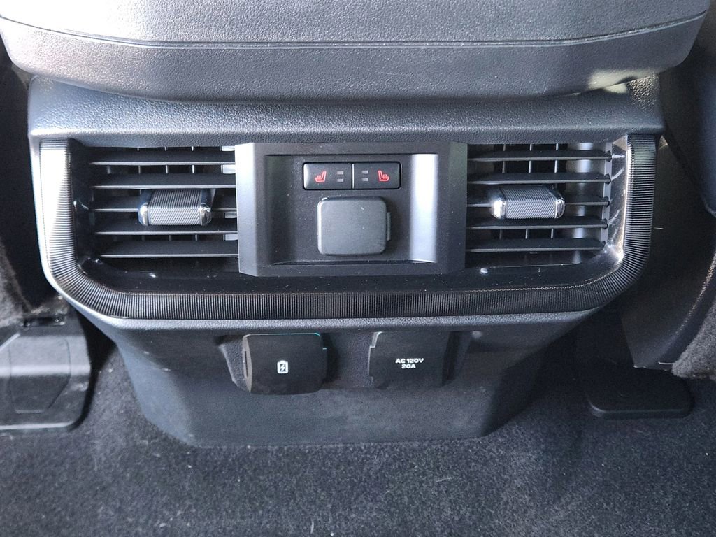 Used 2023 Ford F150 Lightning Platinum image 37
