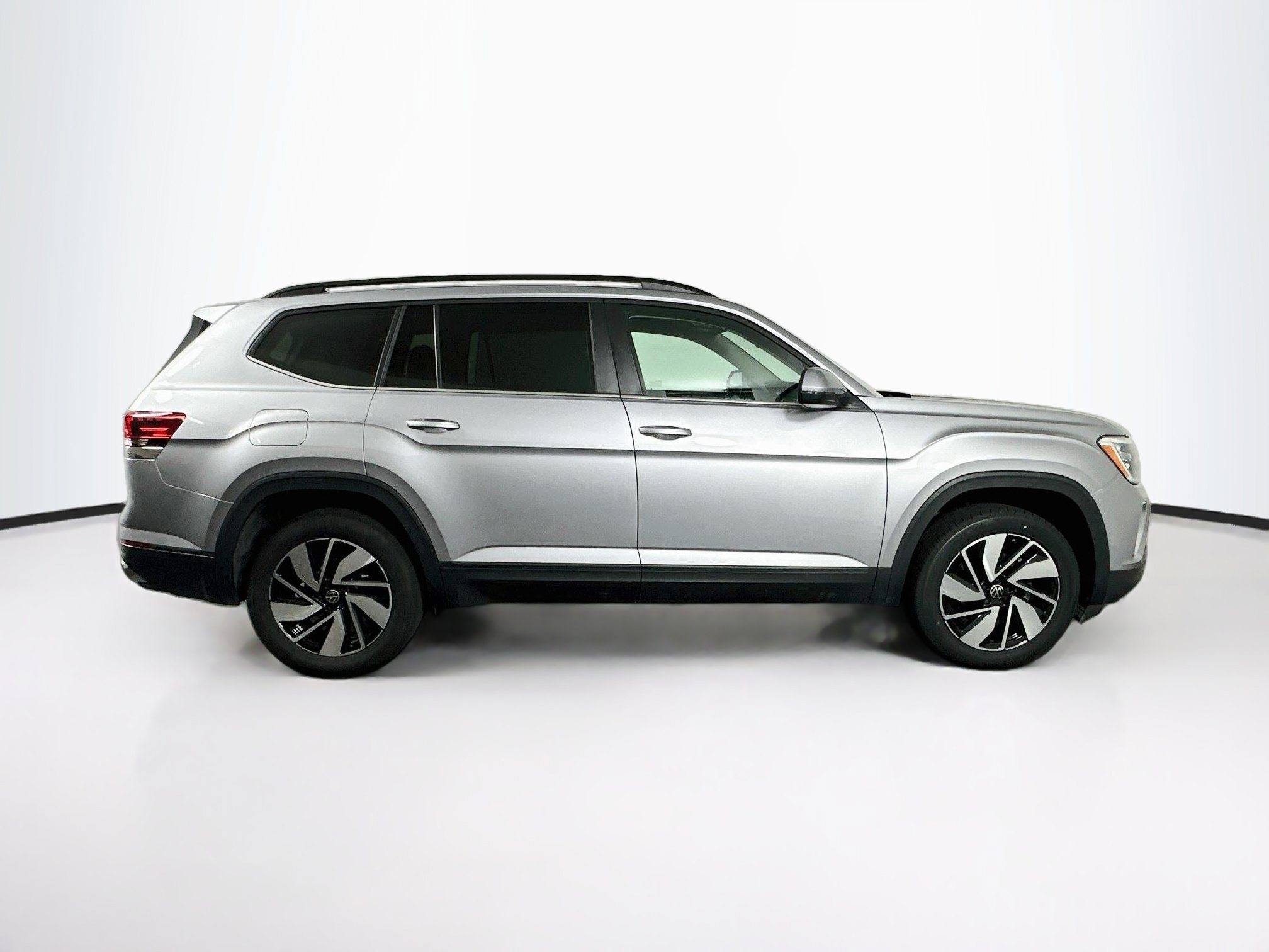 Used 2025 Volkswagen Atlas SE FWD image 10
