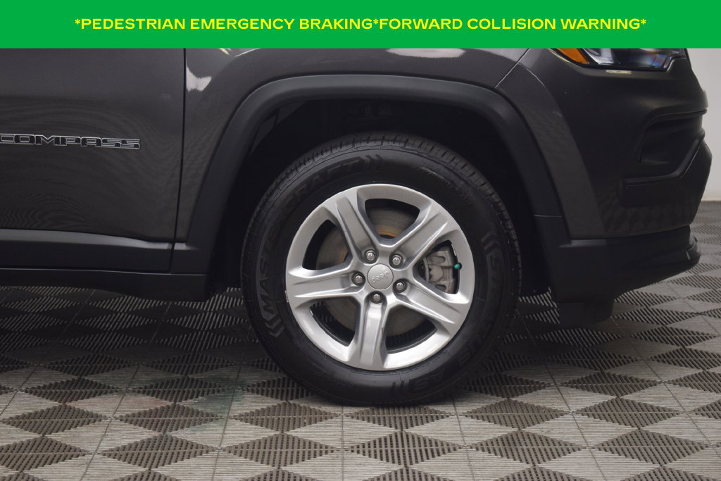 Used 2023 Jeep Compass Latitude w/ Convenience Group AWD/4WD image 5