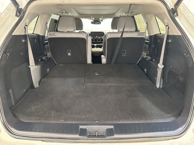 Used 2021 Toyota Highlander Platinum image 27