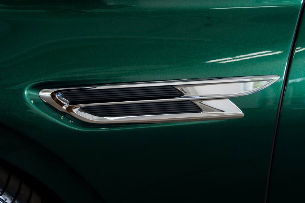 Used 2020 Bentley Flying Spur W12 image 21