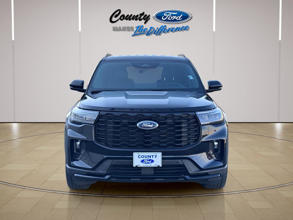 Used 2025 Ford Explorer ST-Line w/ ST-Line Street Pack AWD/4WD image 12