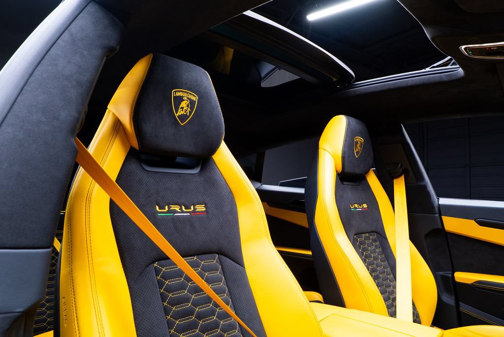 Used 2022 Lamborghini Urus AWD/4WD image 56