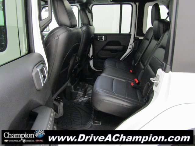 Used 2021 Jeep Wrangler Unlimited Sahara image 17