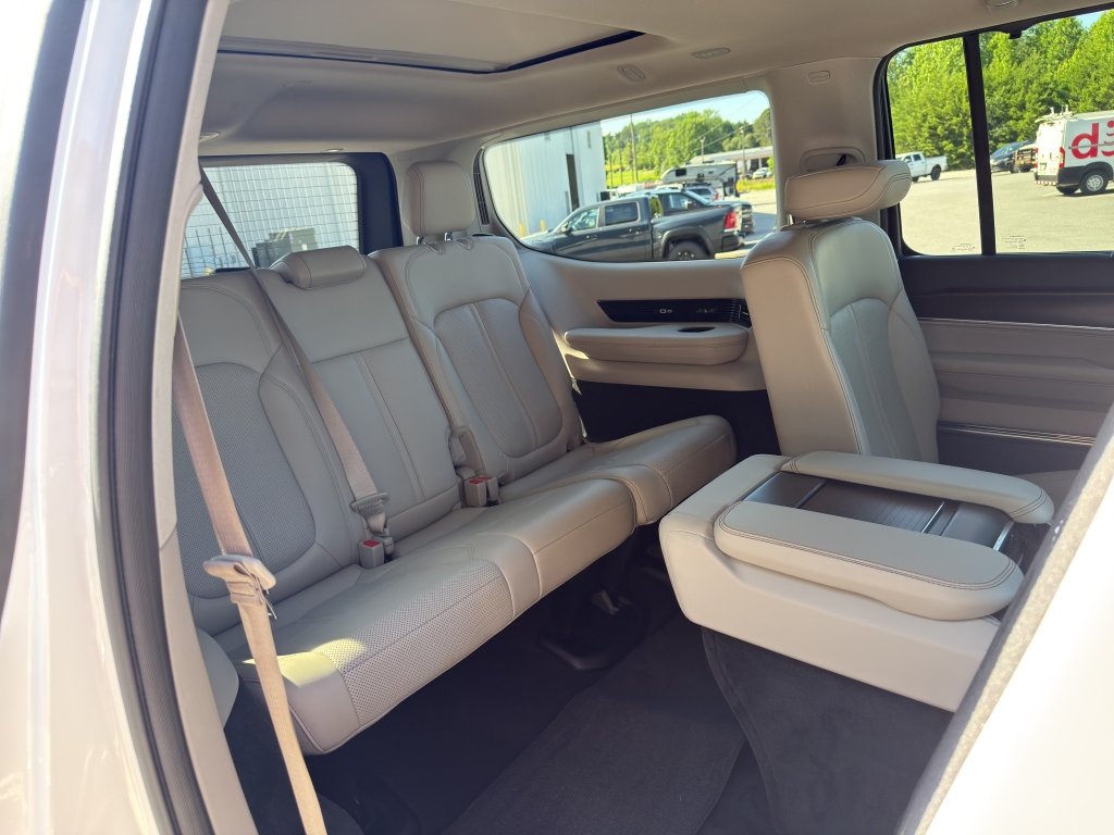 Used 2022 Jeep Grand Wagoneer Series I AWD/4WD image 18