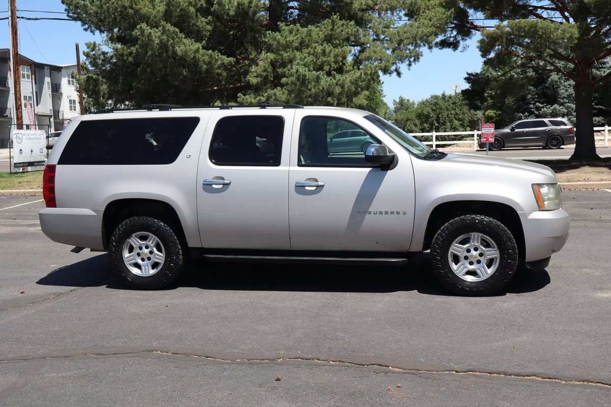 Used 2008 Chevrolet Suburban LT w/ LT Preferred Equipment Group AWD/4WD image 3