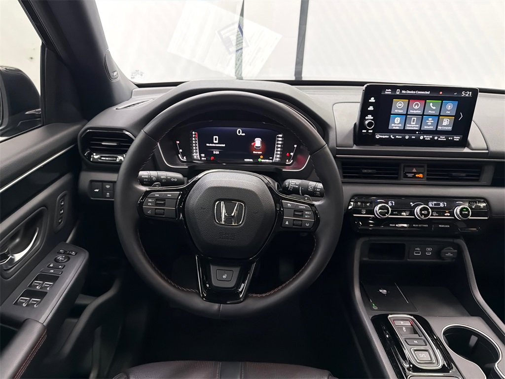 Used 2025 Honda Pilot Black Edition image 25