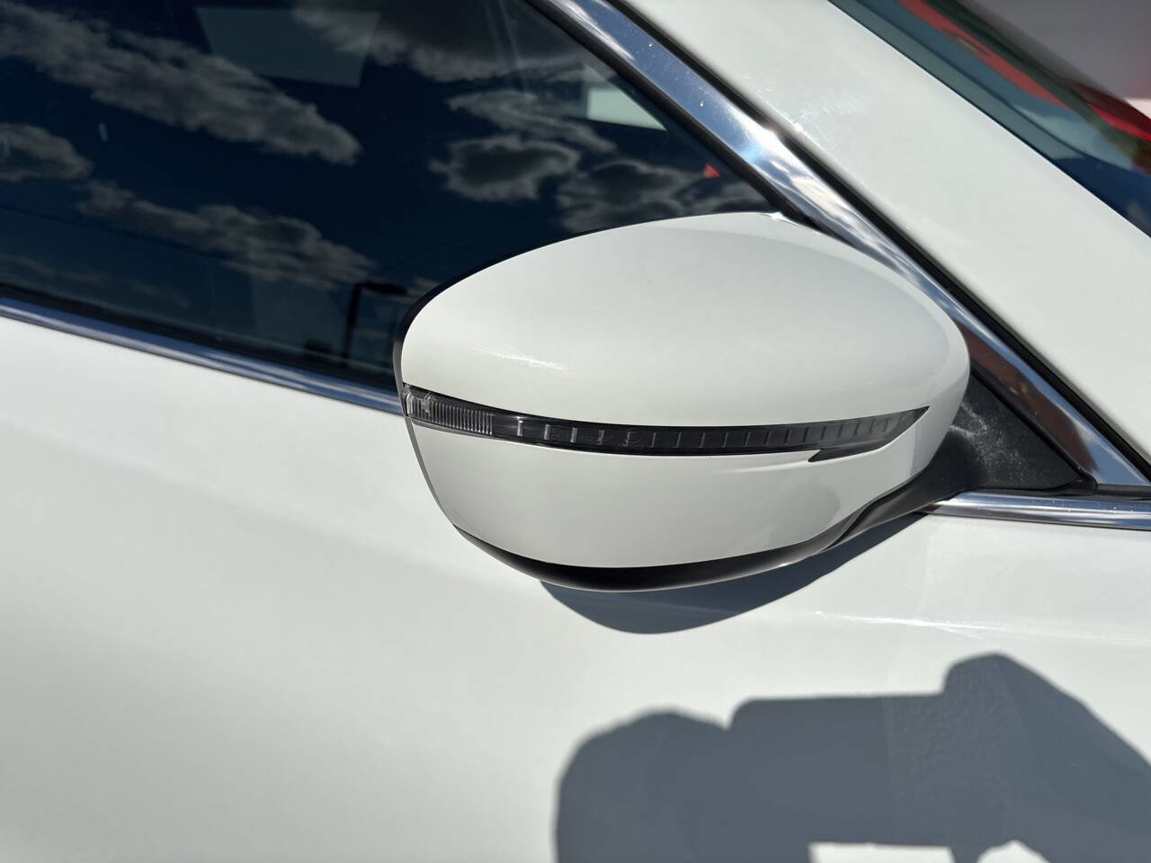 Used 2018 Nissan Rogue SV image 21