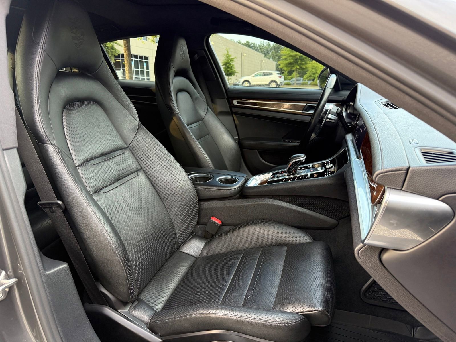 Used 2018 Porsche Panamera 4 AWD/4WD image 37