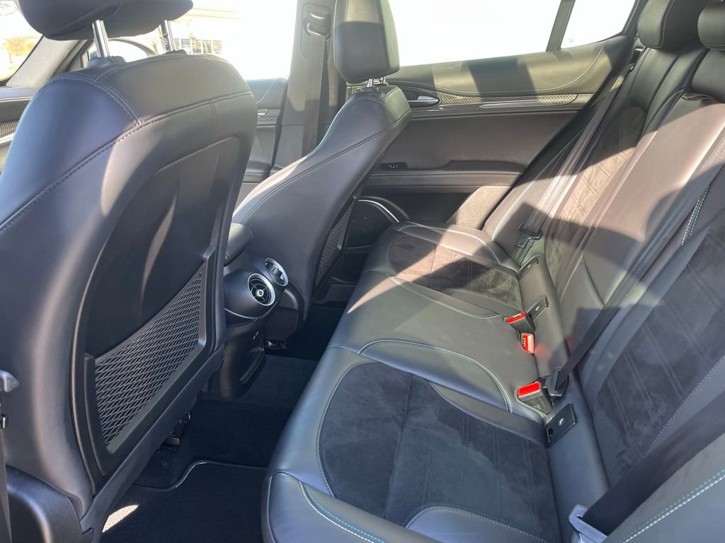 Used 2020 Alfa Romeo Stelvio Quadrifoglio image 6
