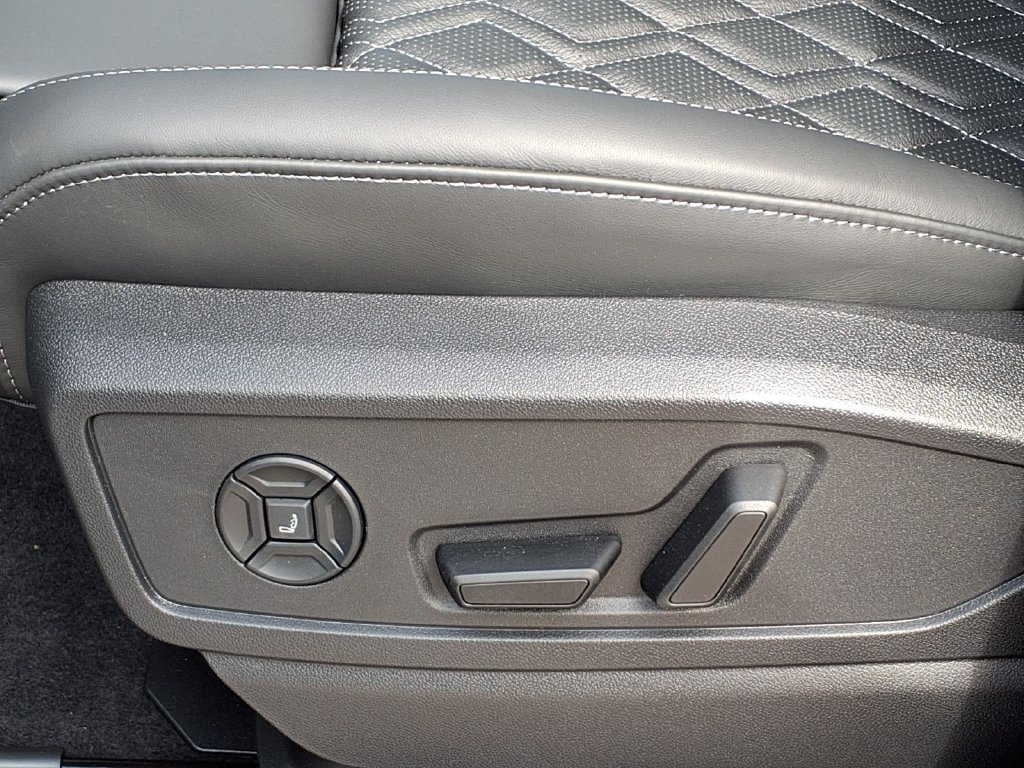 New 2026 Audi SQ5 Prestige AWD/4WD image 11