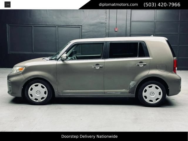 Used 2012 Scion xB FWD image 4