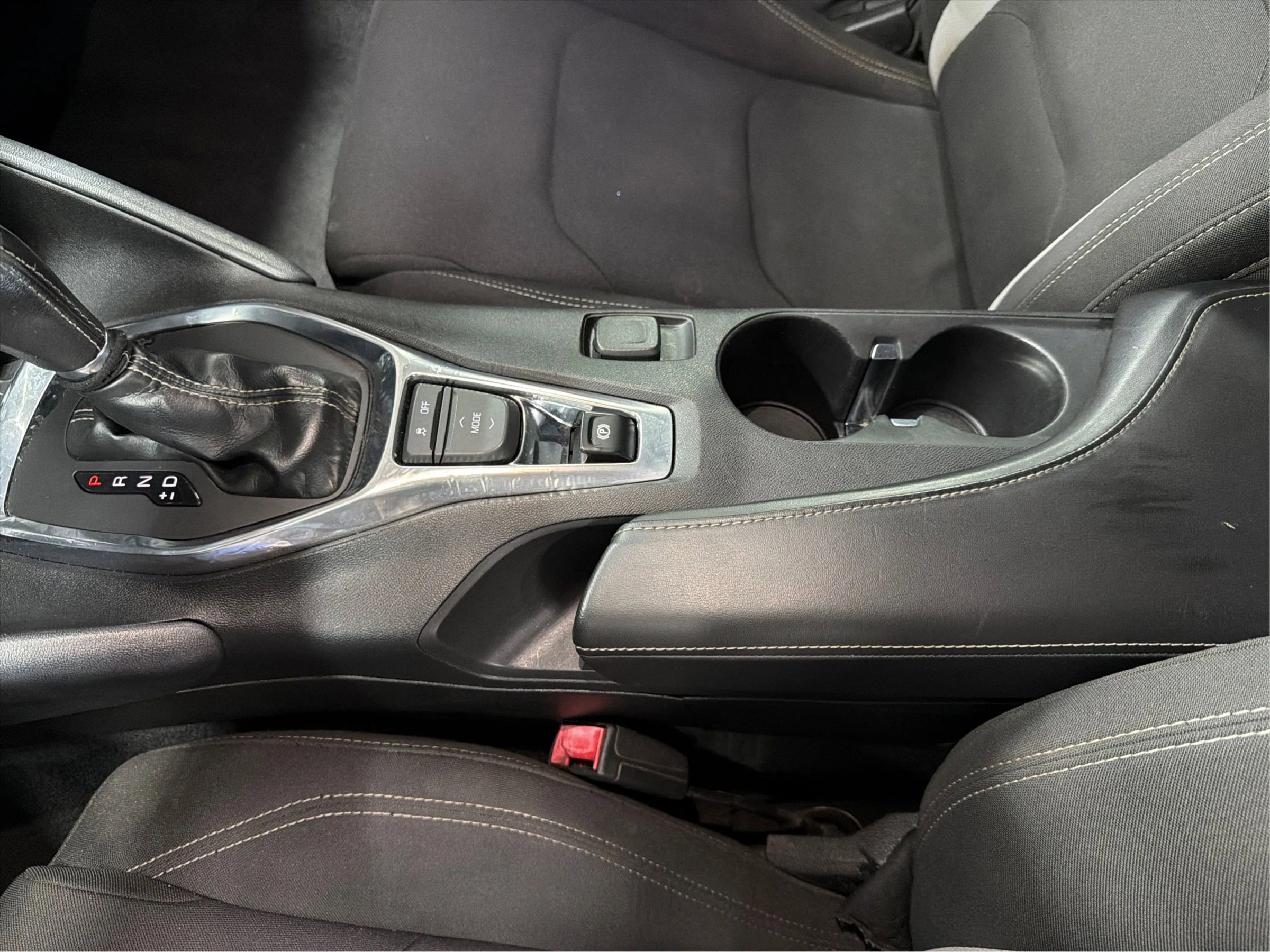 Used 2018 Chevrolet Camaro LT image 31