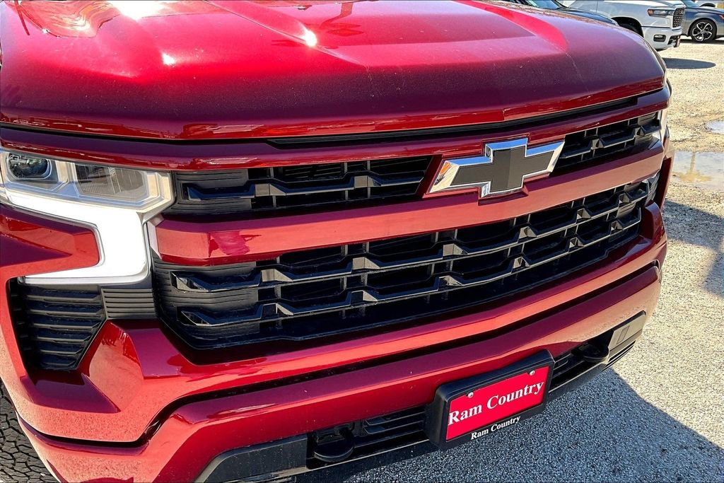 Used 2024 Chevrolet Silverado 1500 RST AWD/4WD image 30