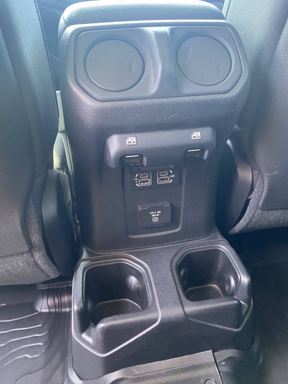 Used 2019 Jeep Wrangler Unlimited Rubicon w/ Cold Weather Group AWD/4WD image 17