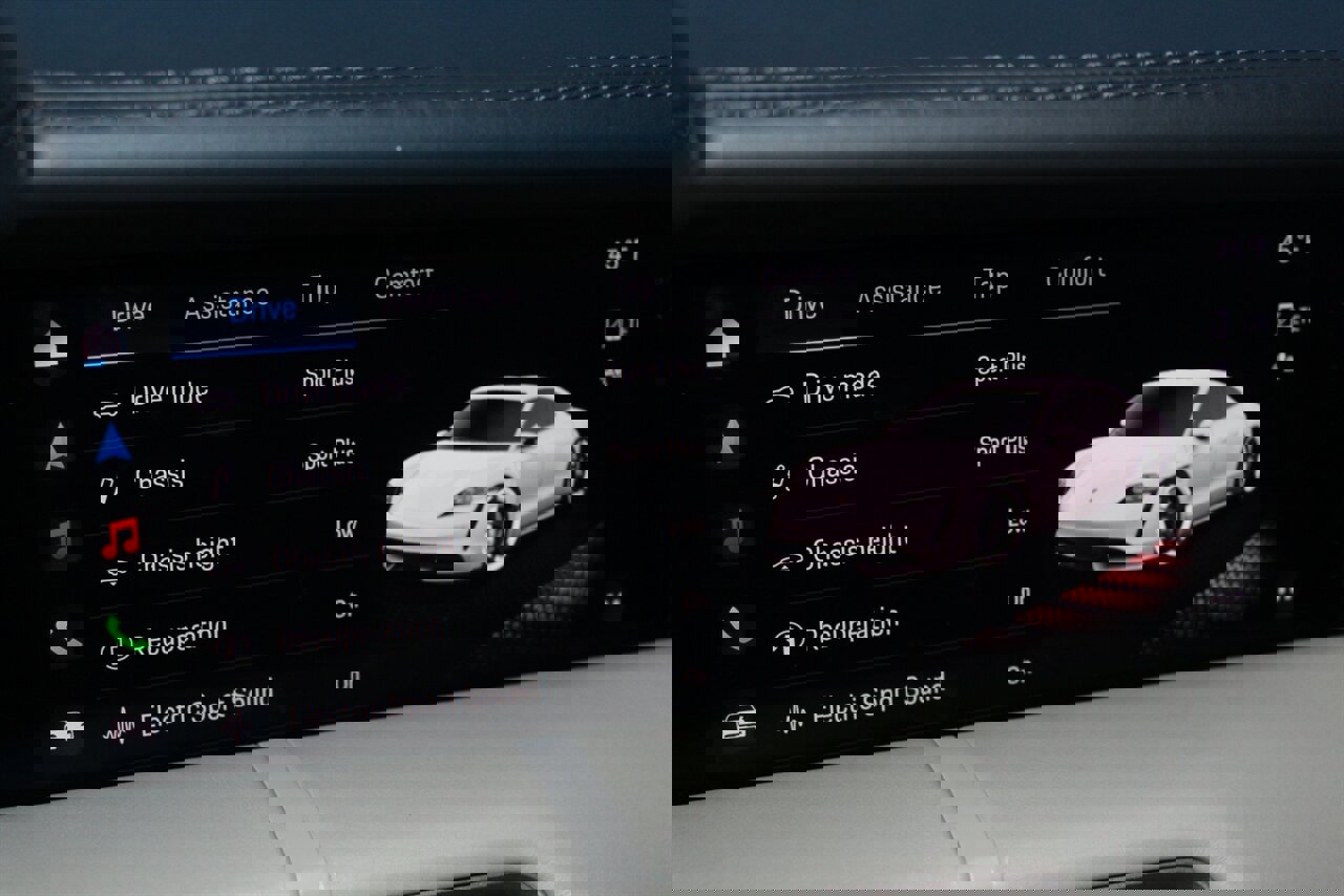 Used 2020 Porsche Taycan Turbo S image 10