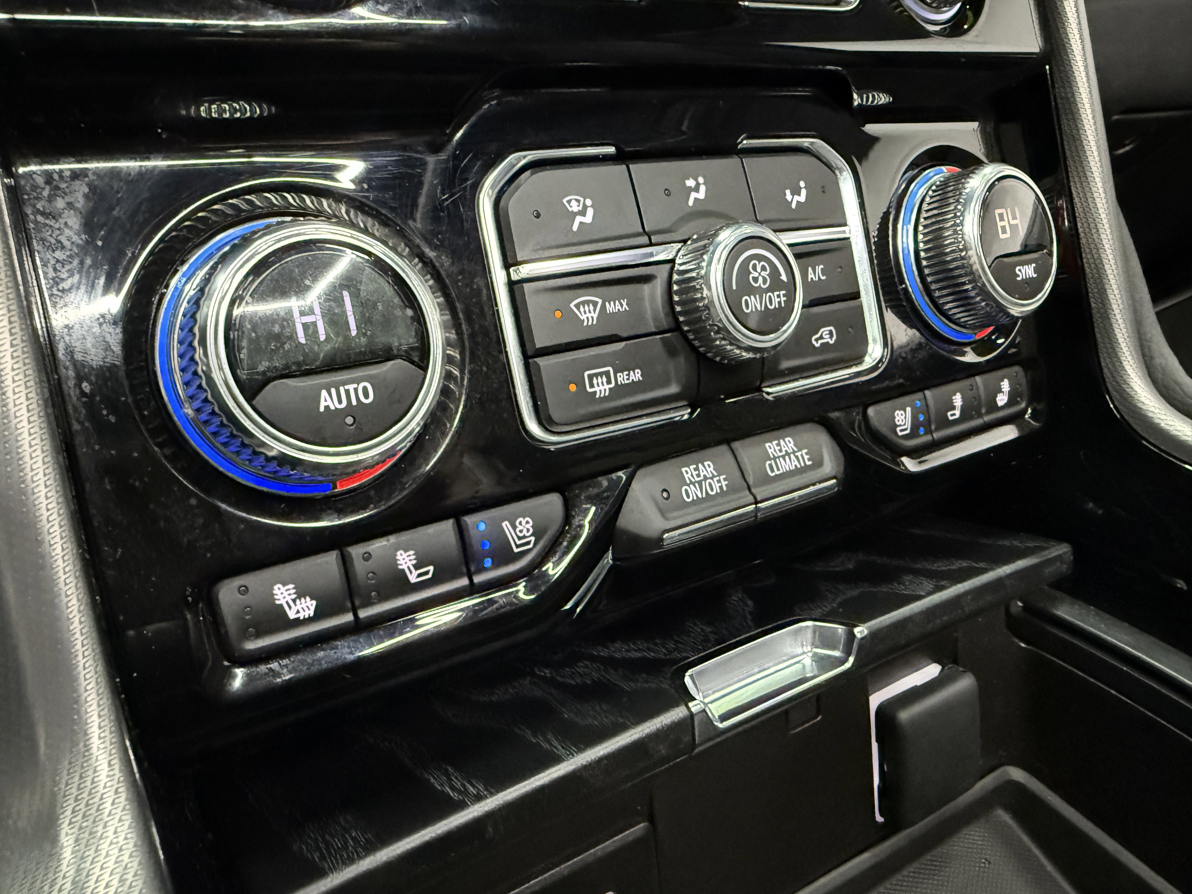 Used 2023 GMC Yukon Denali image 24