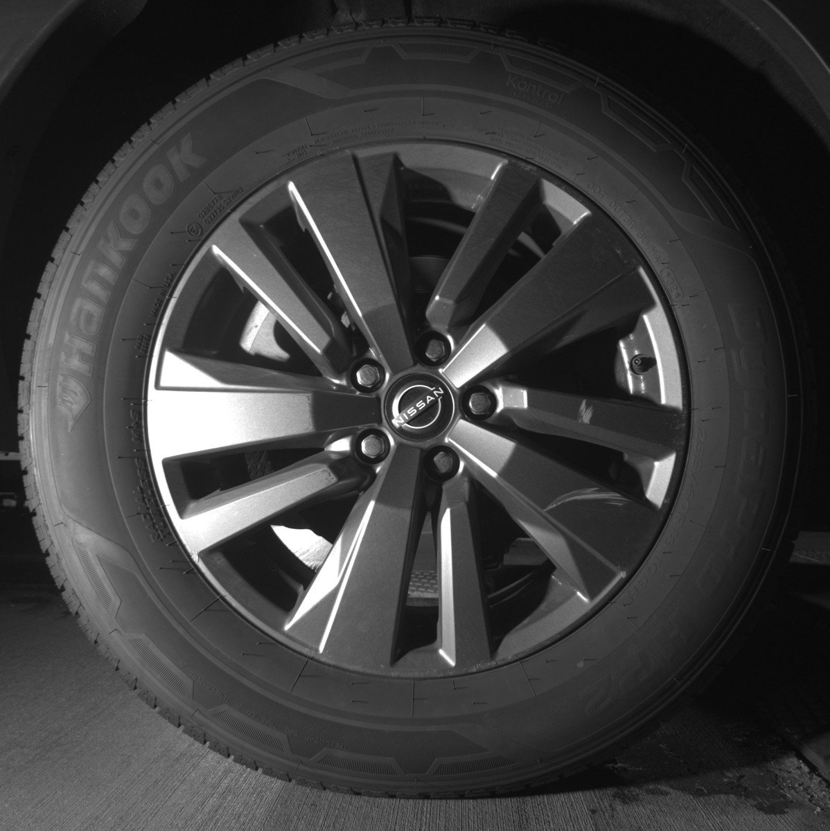 Used 2025 Nissan Pathfinder SV FWD image 15