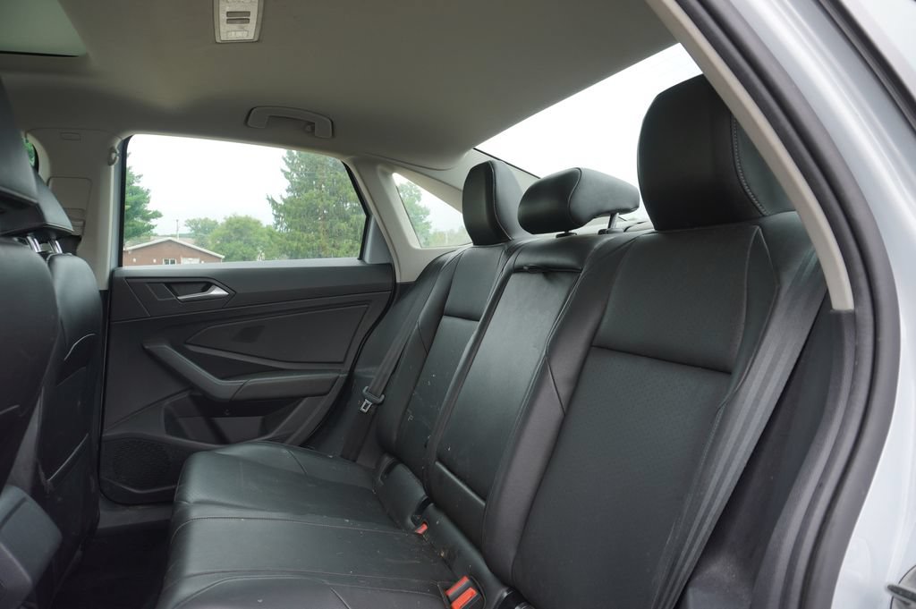 Used 2019 Volkswagen Jetta SEL FWD image 4