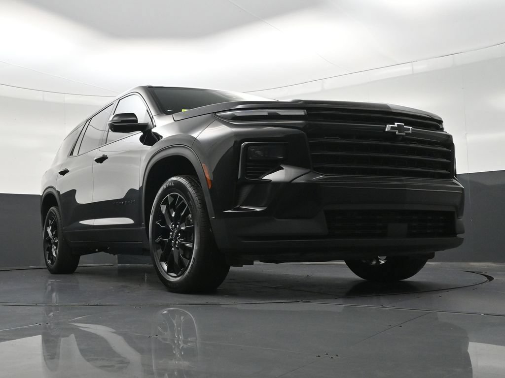 Used 2024 Chevrolet Traverse LS w/ Midnight/Sport Edition FWD image 30