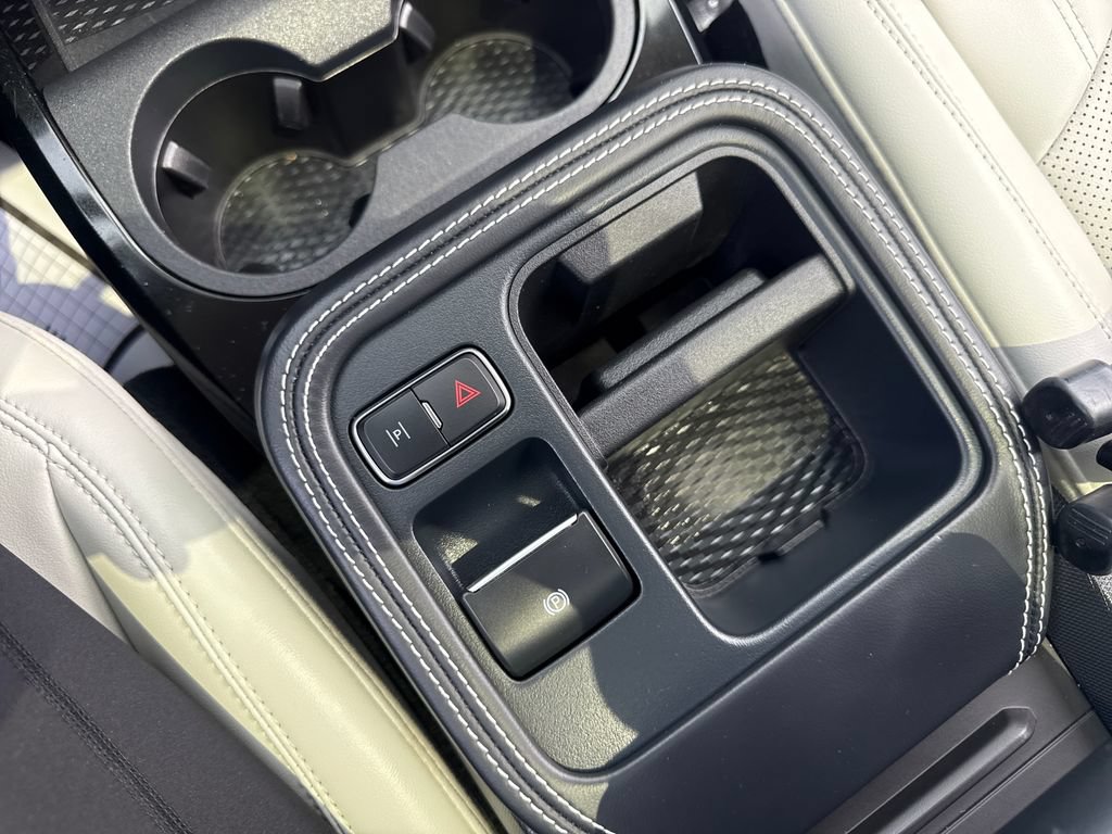 Used 2025 Ford Mustang Mach-E Premium AWD/4WD image 36