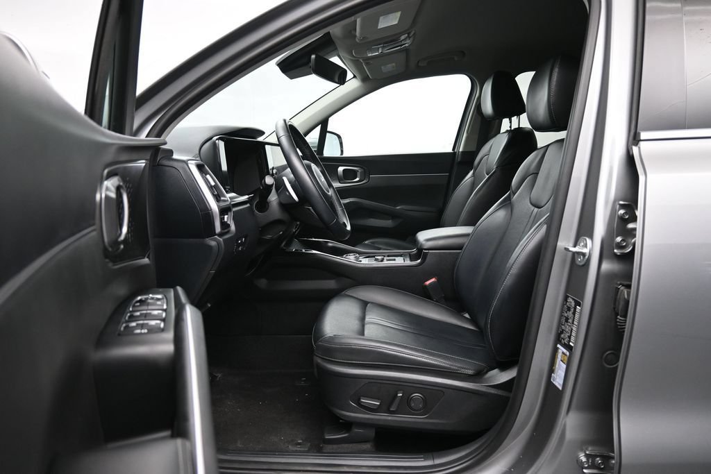 Used 2023 Kia Sorento EX AWD/4WD image 23