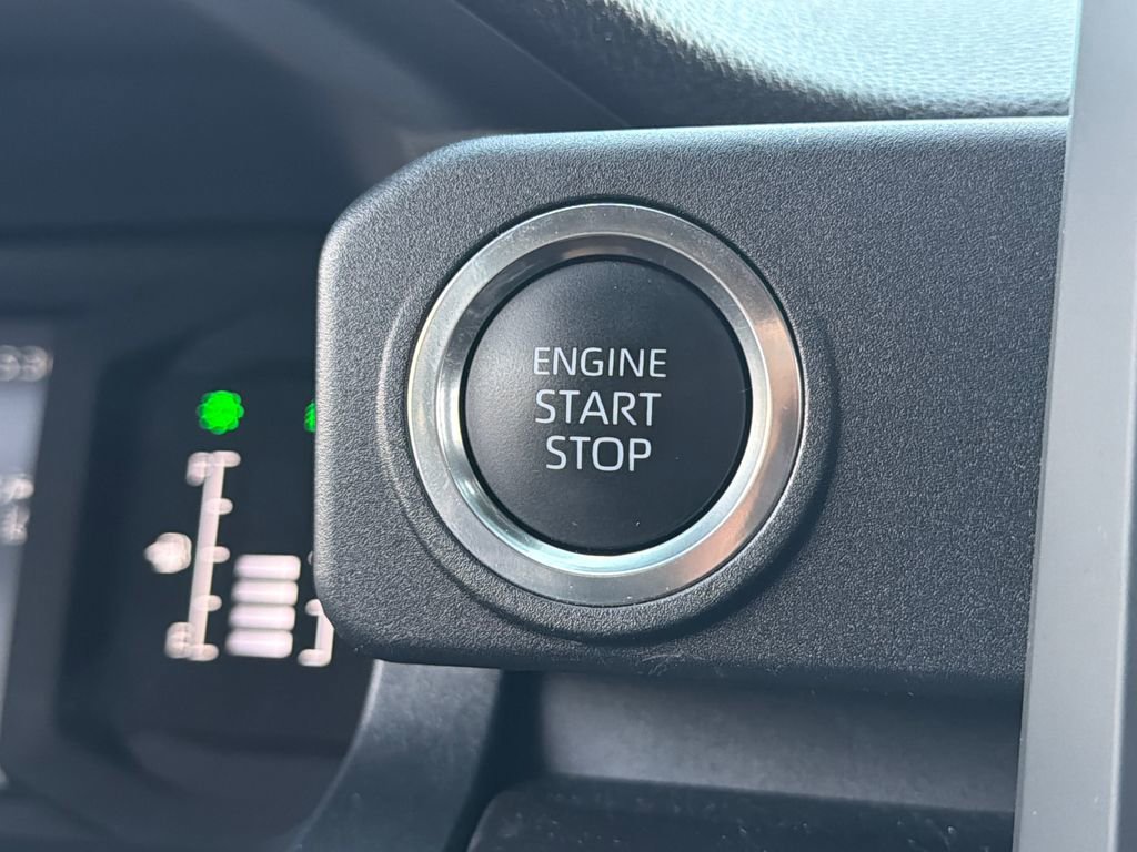 Used 2025 Toyota 4Runner SR5 image 6