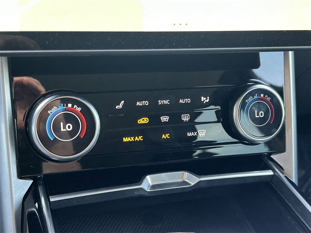 Used 2023 Land Rover Range Rover SE image 36