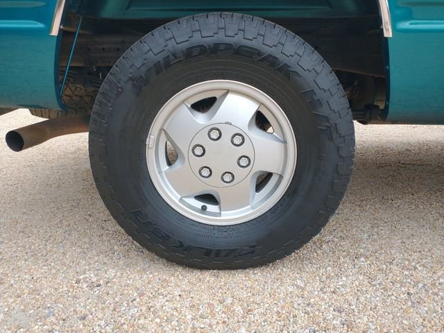 Used 1994 Chevrolet Silverado 1500 4x4 Extended Cab image 31