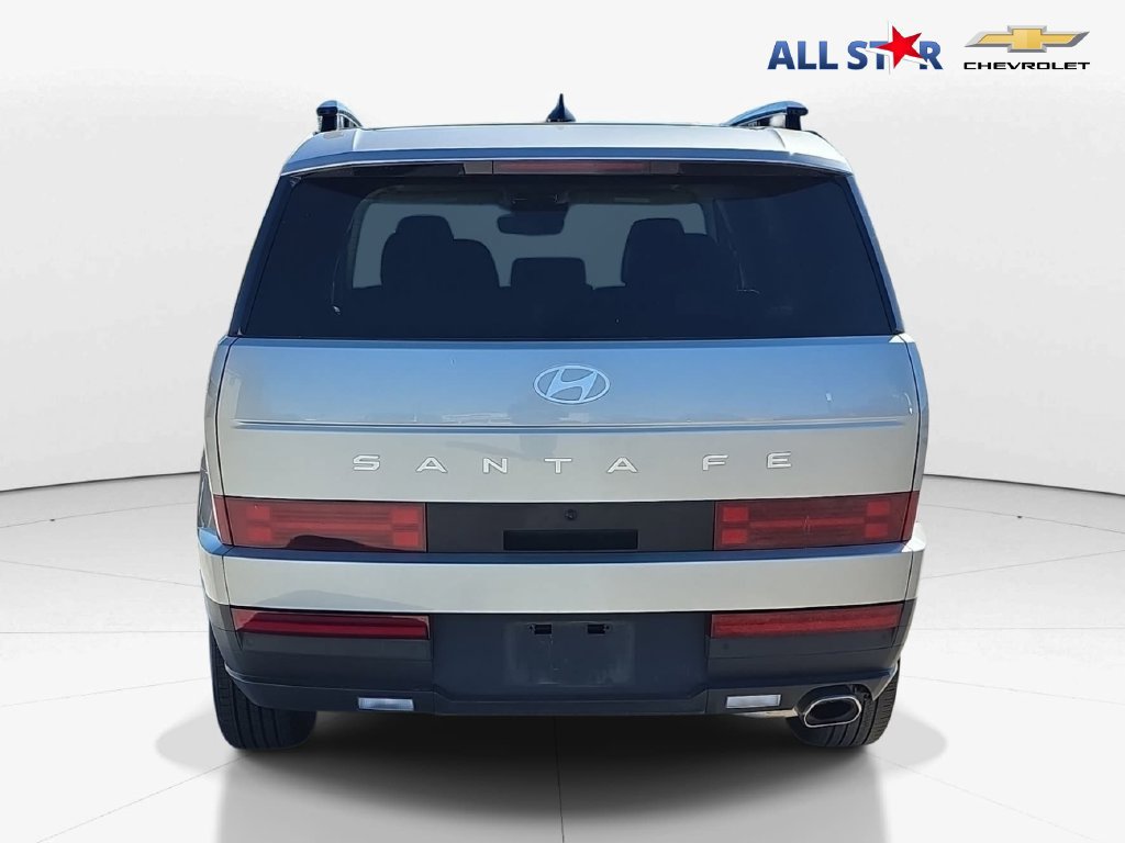 Used 2025 Hyundai Santa Fe SEL FWD image 4