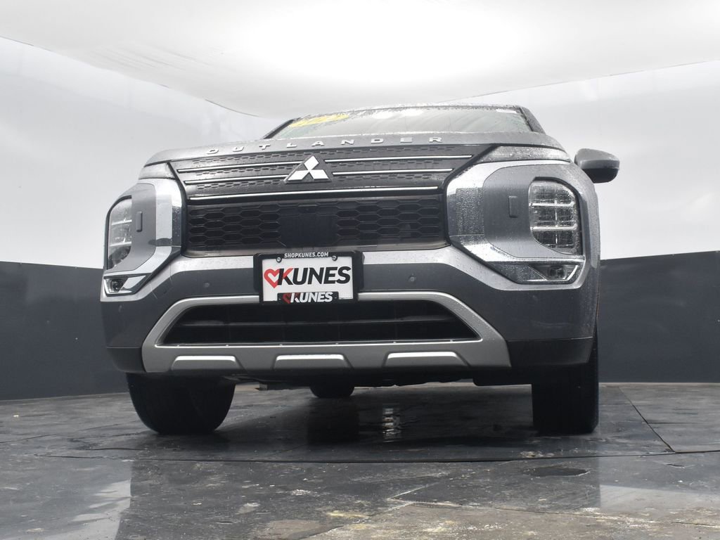 Used 2022 Mitsubishi Outlander SE image 53