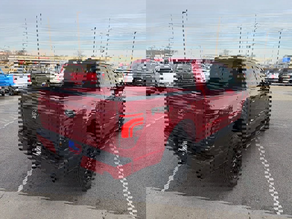 Used 2025 Ford F150 Lariat w/ Equipment Group 501A Mid image 5