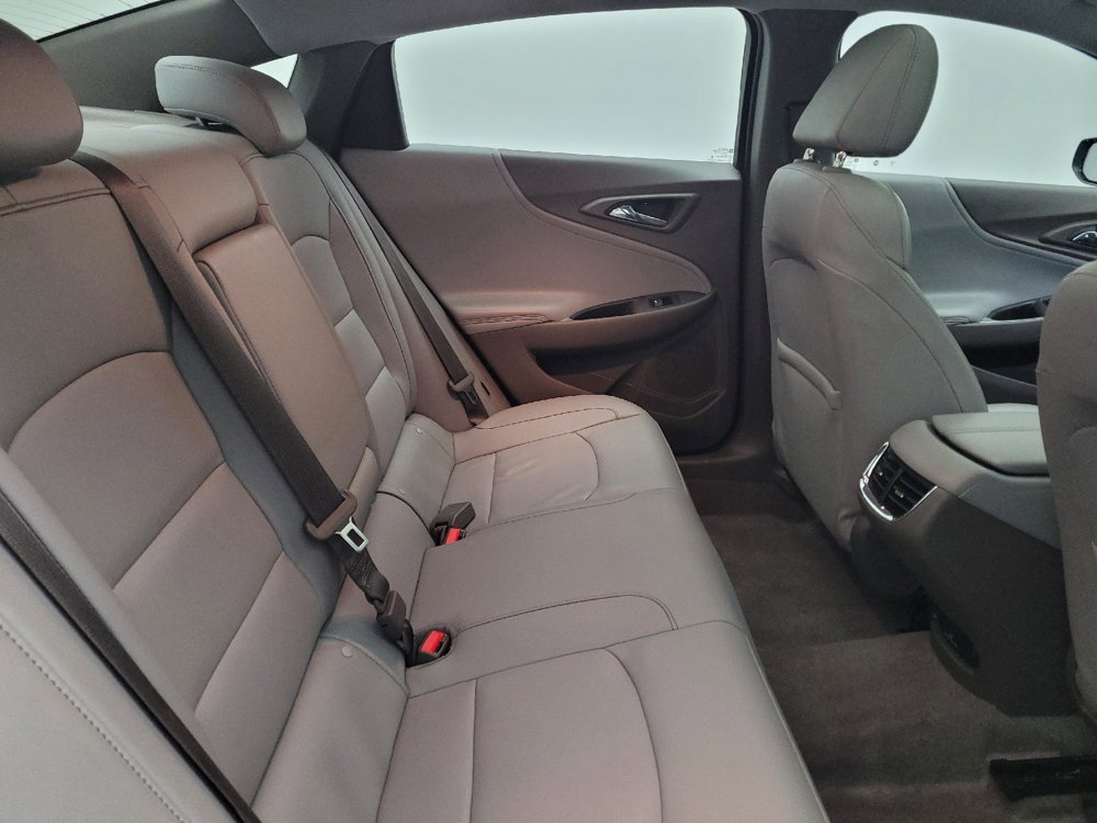 Used 2018 Chevrolet Malibu LT w/ Leather Package FWD image 19
