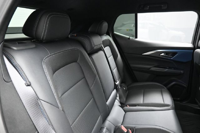 Certified 2024 Chevrolet Equinox EV LT w/ LPO, All-Weather Mat Package FWD image 28