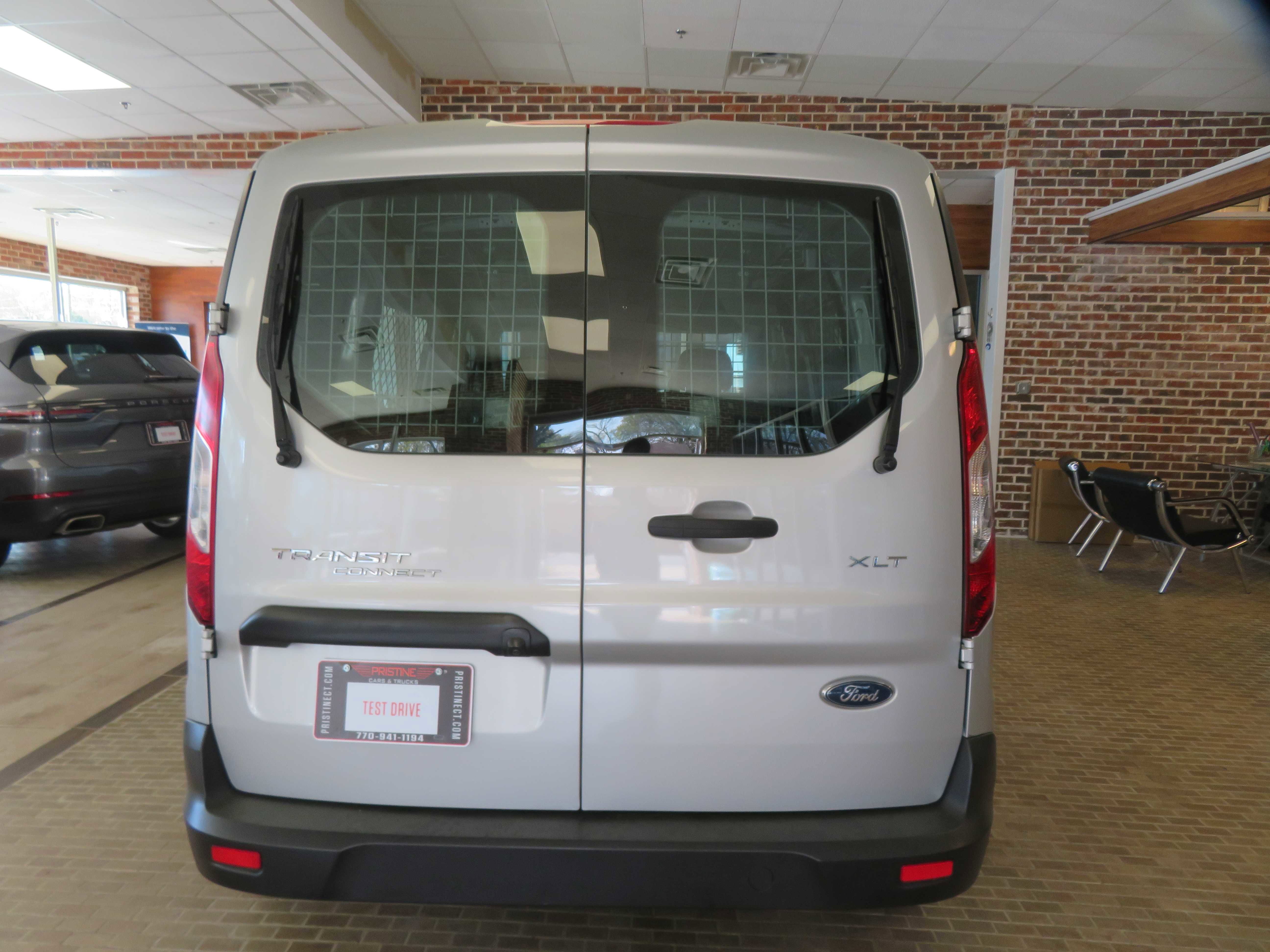 Used 2022 Ford Transit Connect XLT image 5