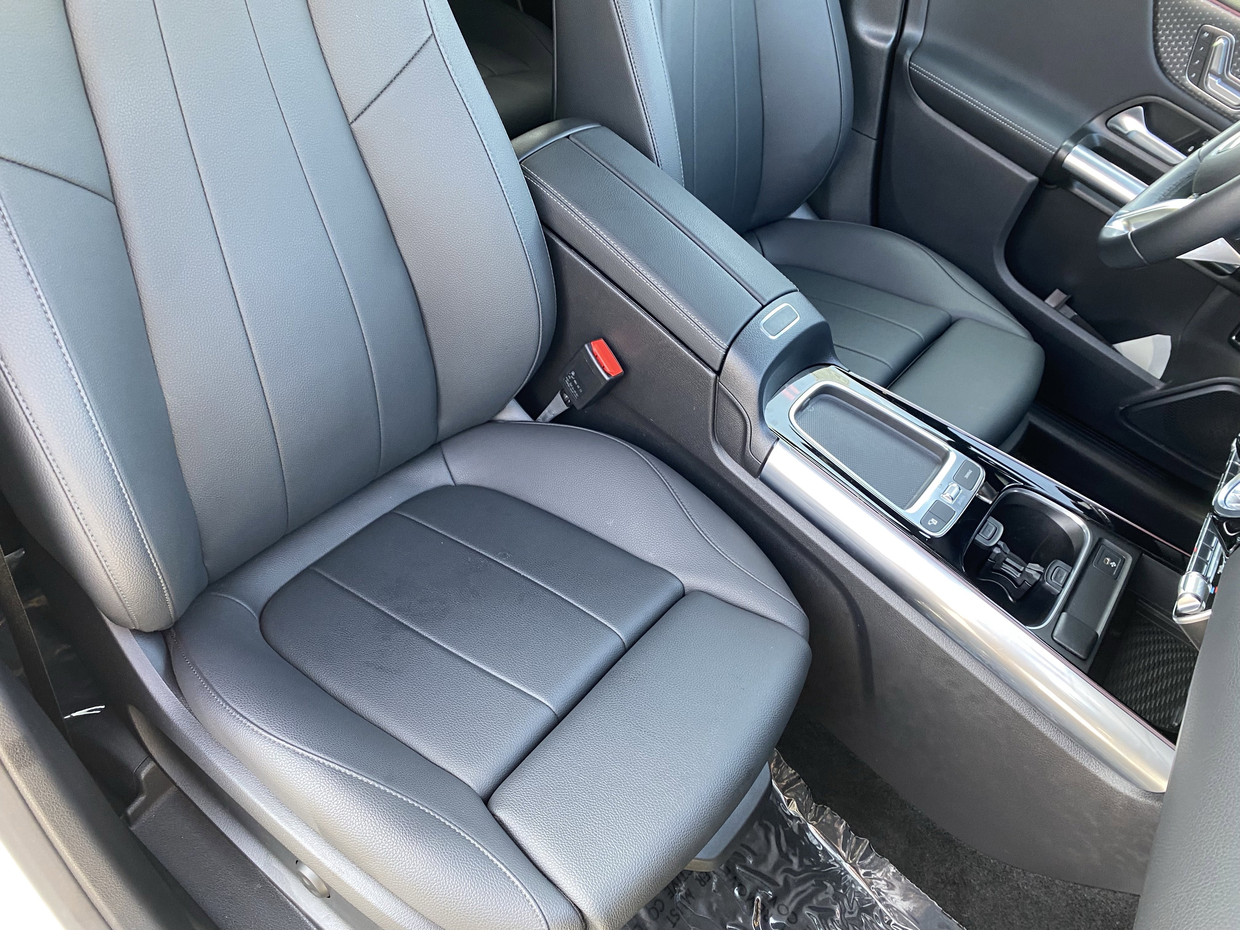 Used 2025 Mercedes-Benz GLA 250 4MATIC image 8