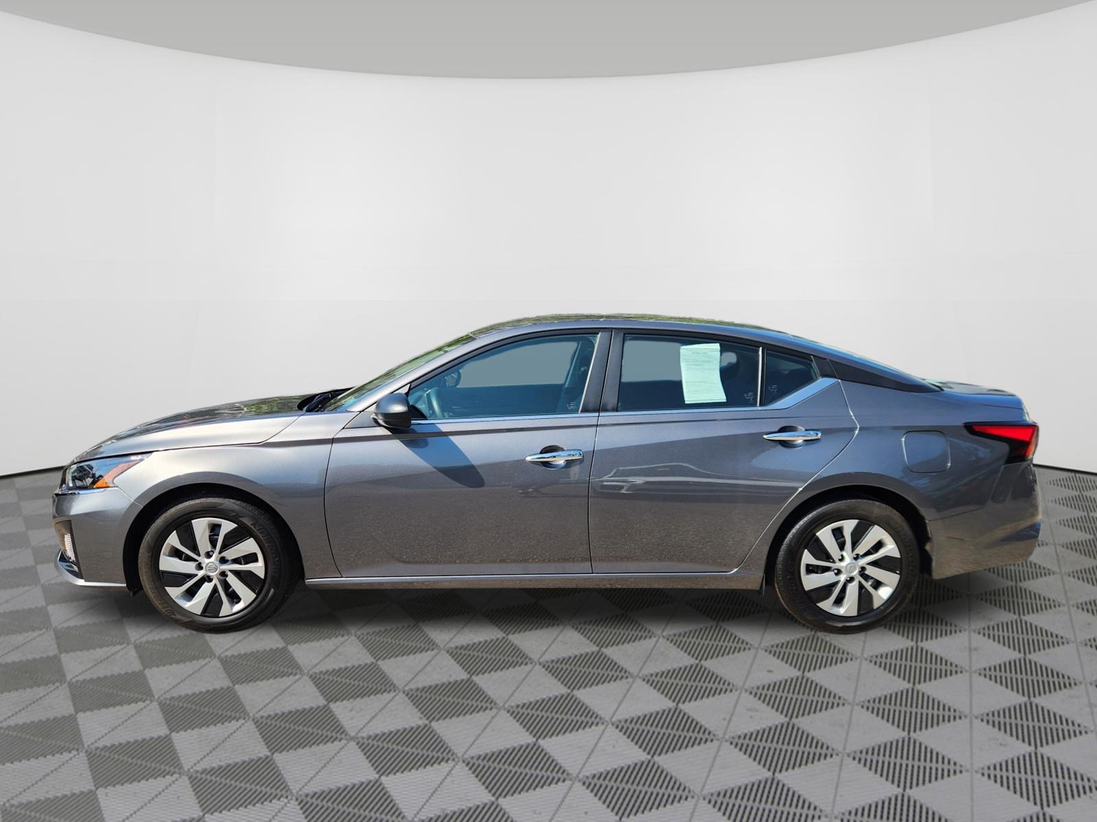 Certified 2025 Nissan Altima 2.5 S FWD image 5