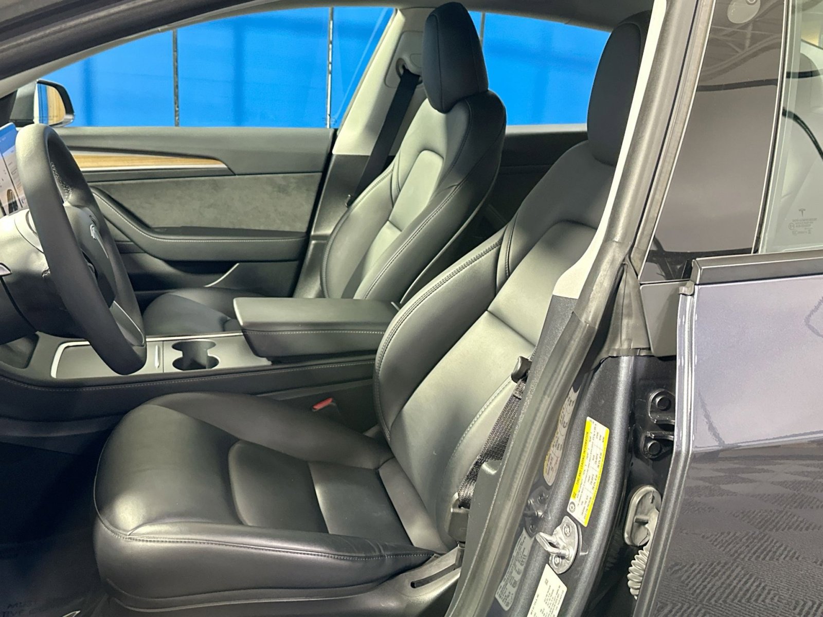 Used 2023 Tesla Model 3 Standard Range image 13