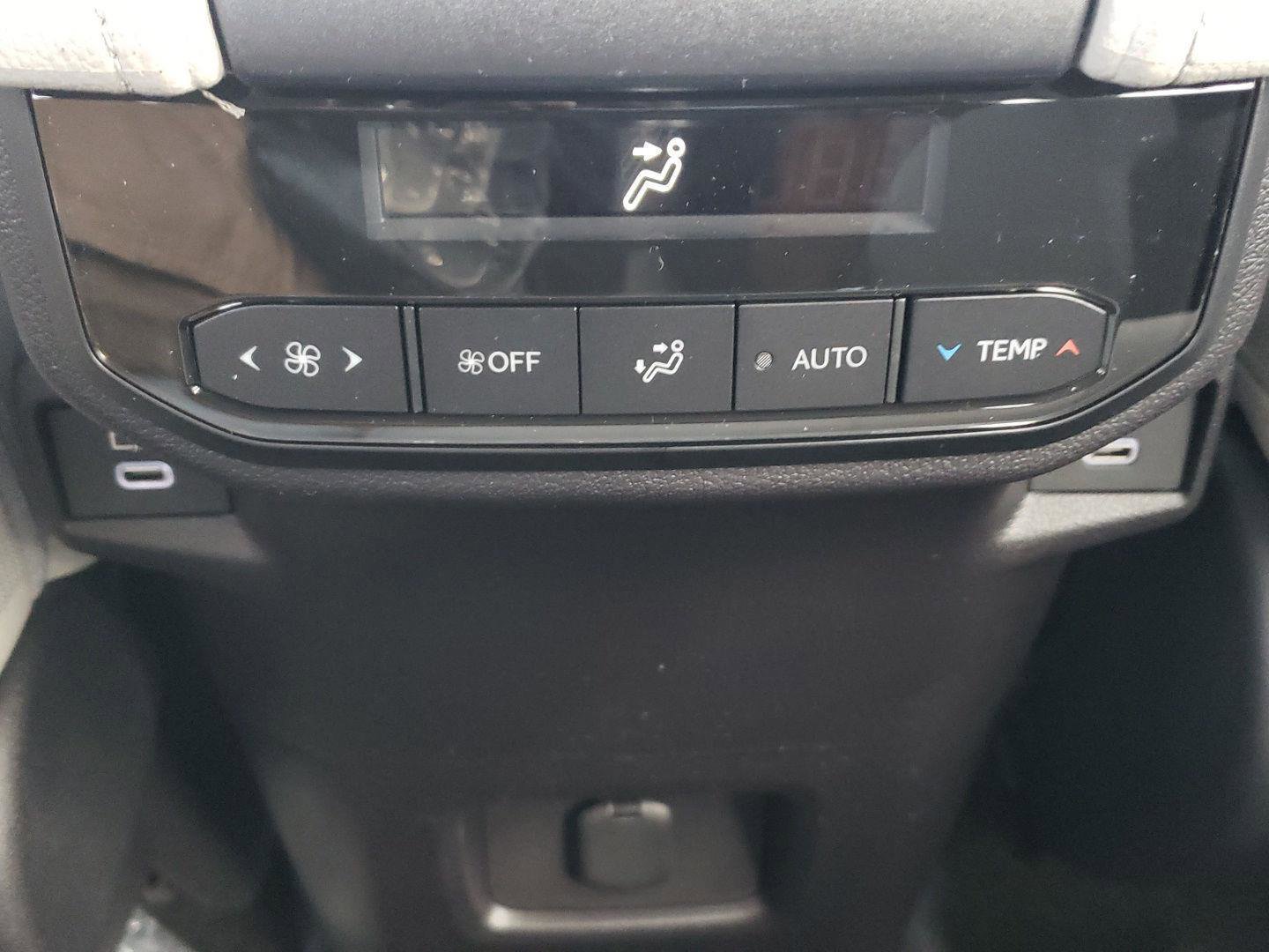 New 2026 Toyota Grand Highlander LE image 15