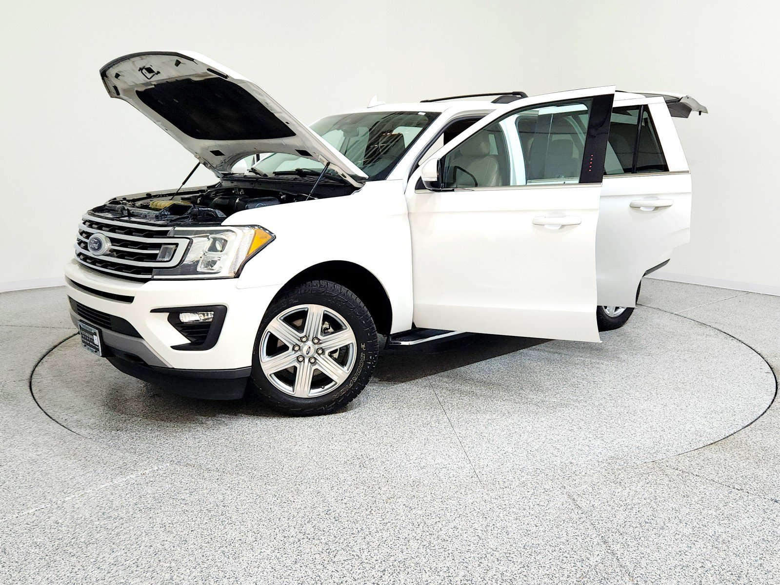 Used 2020 Ford Expedition XLT w/ Equipment Group 202A image 6