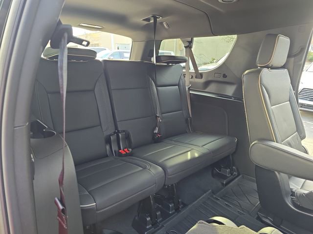 Used 2025 Chevrolet Suburban Premier image 12